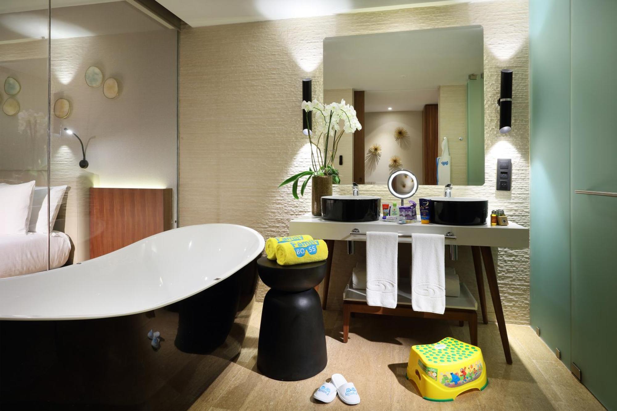 Suite junior selección familiar con acceso a la piscina y a la playa