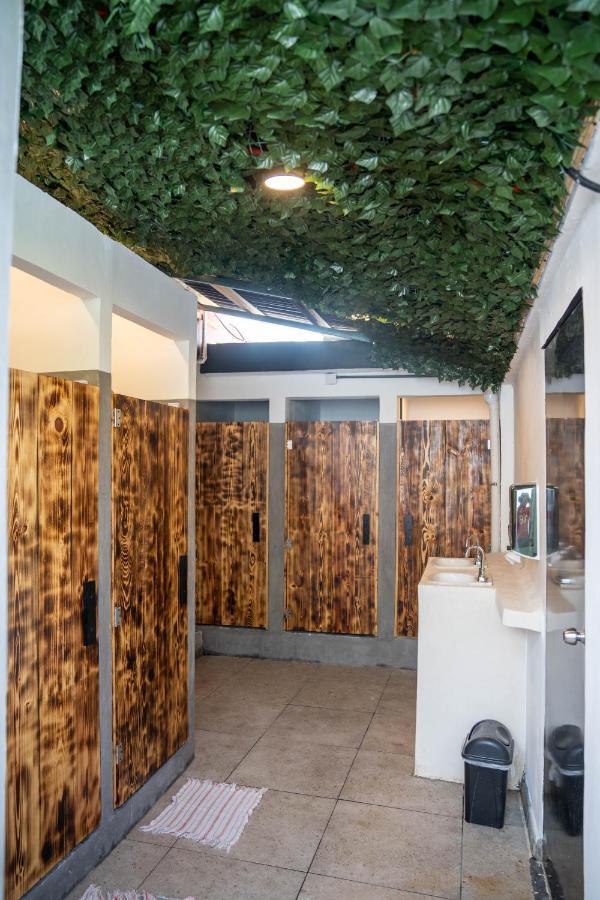Habitación Triple Básica con baño compartido