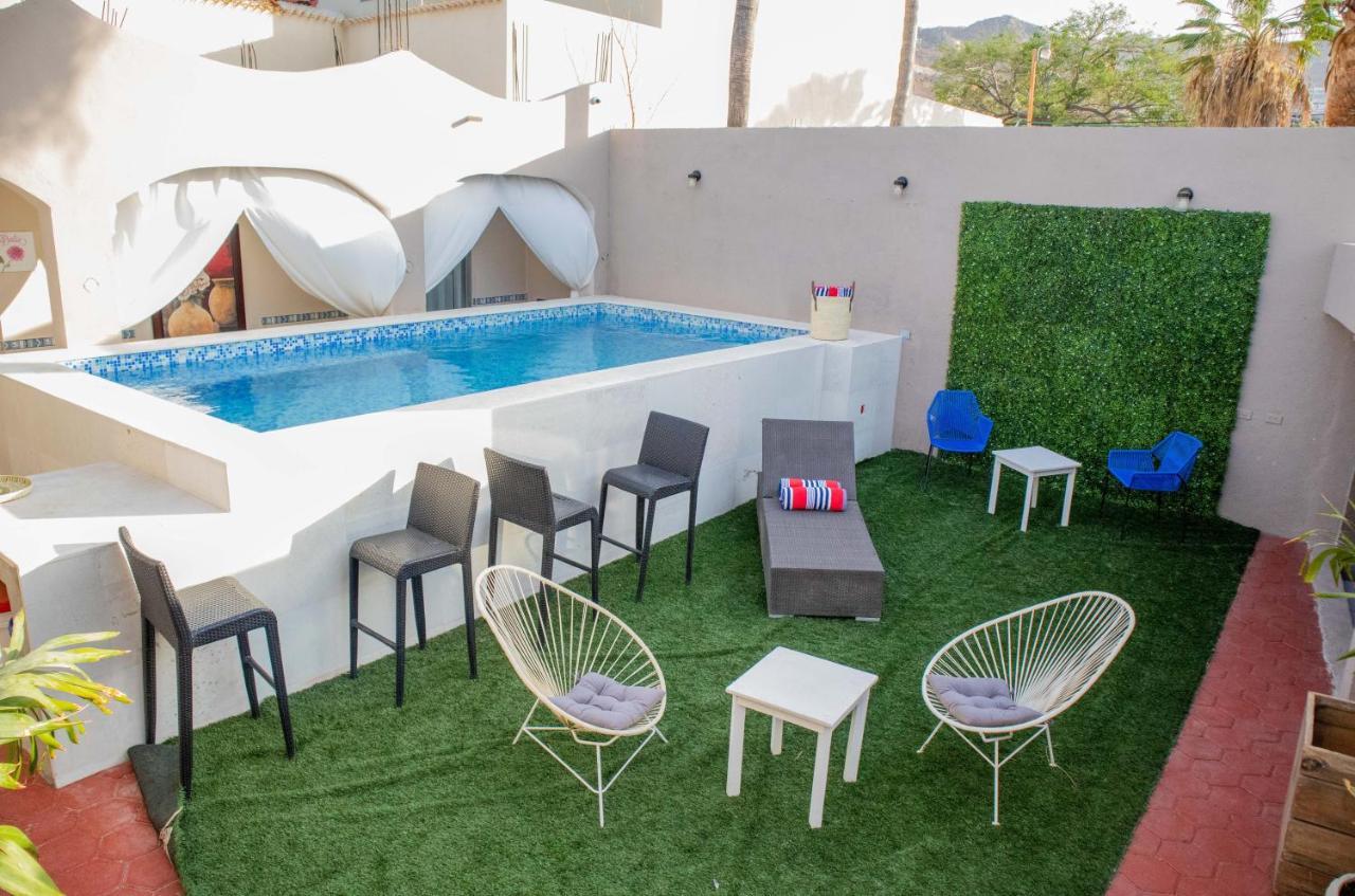 Suite Junior junto a la piscina