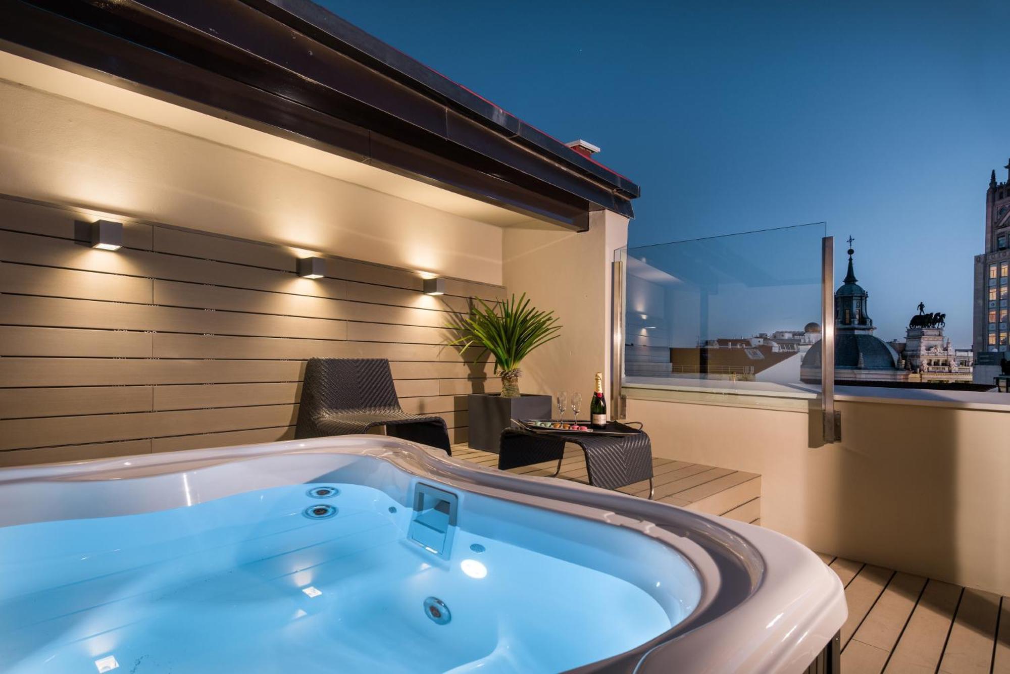Suite with Terrace and Jacuzzi®,1156308162:JPEG