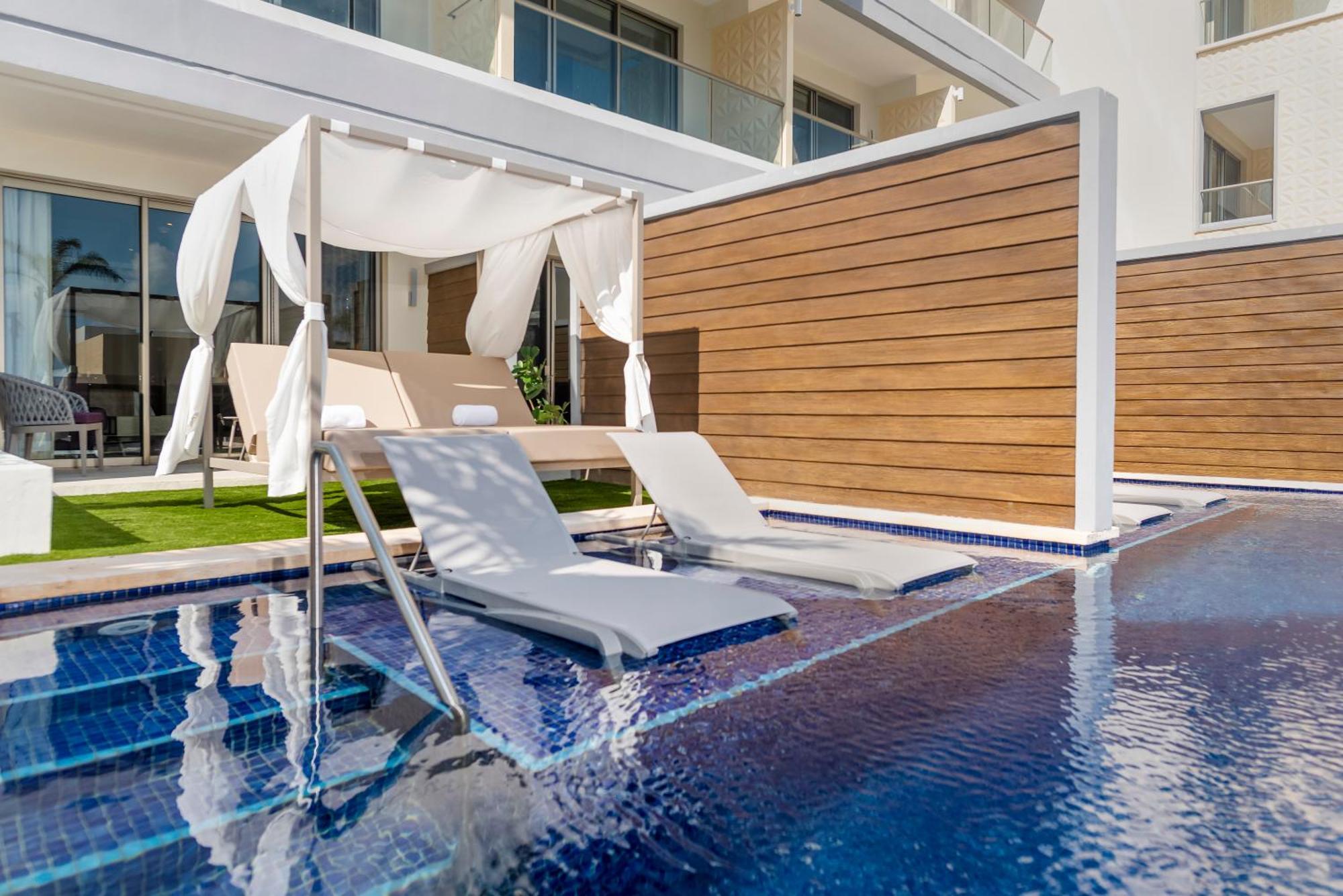 Suite Junior STAR Class Swim Out
