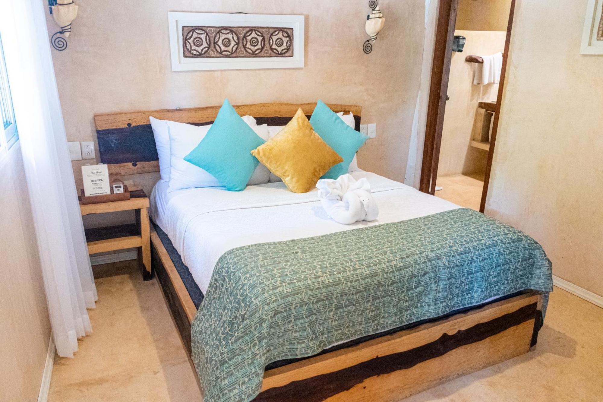 Suite Junior con vistas a la piscina