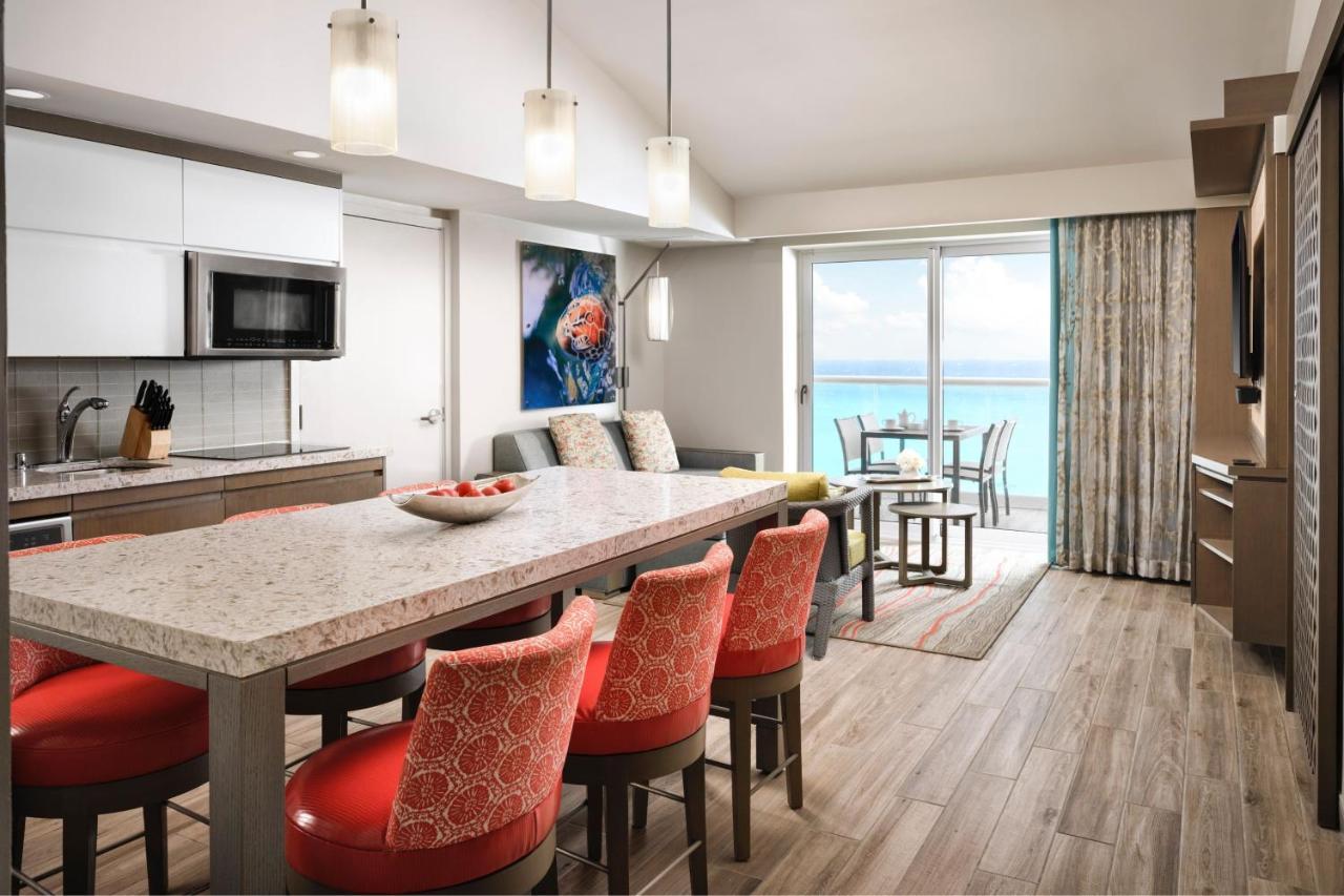 Villa de 3 dormitorios con balcón y vistas al océano