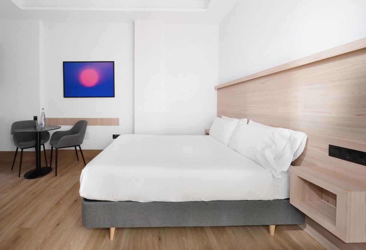 Estudio mediano con zona de cocina - Accesible