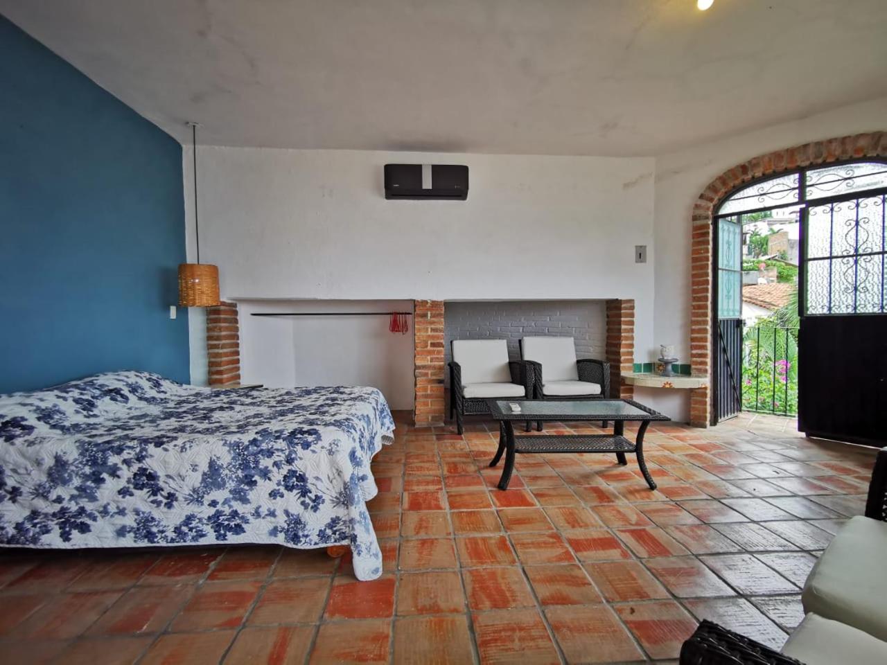 Estudio con terraza