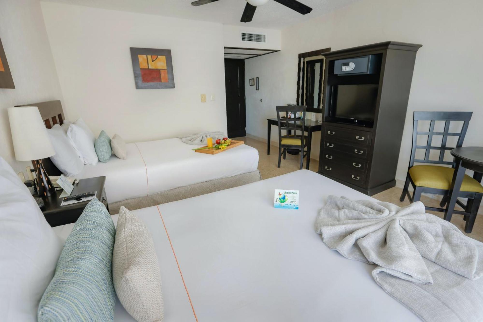 Habitación Doble con 2 camas dobles - No fumadores