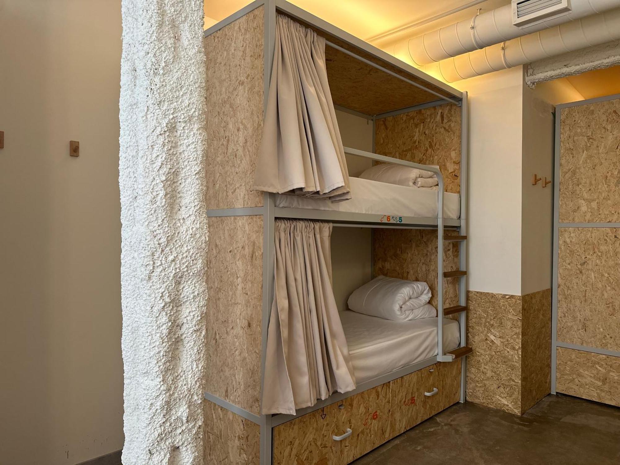 6-Bed Mixed Dormitory Room,1613552446:JPEG