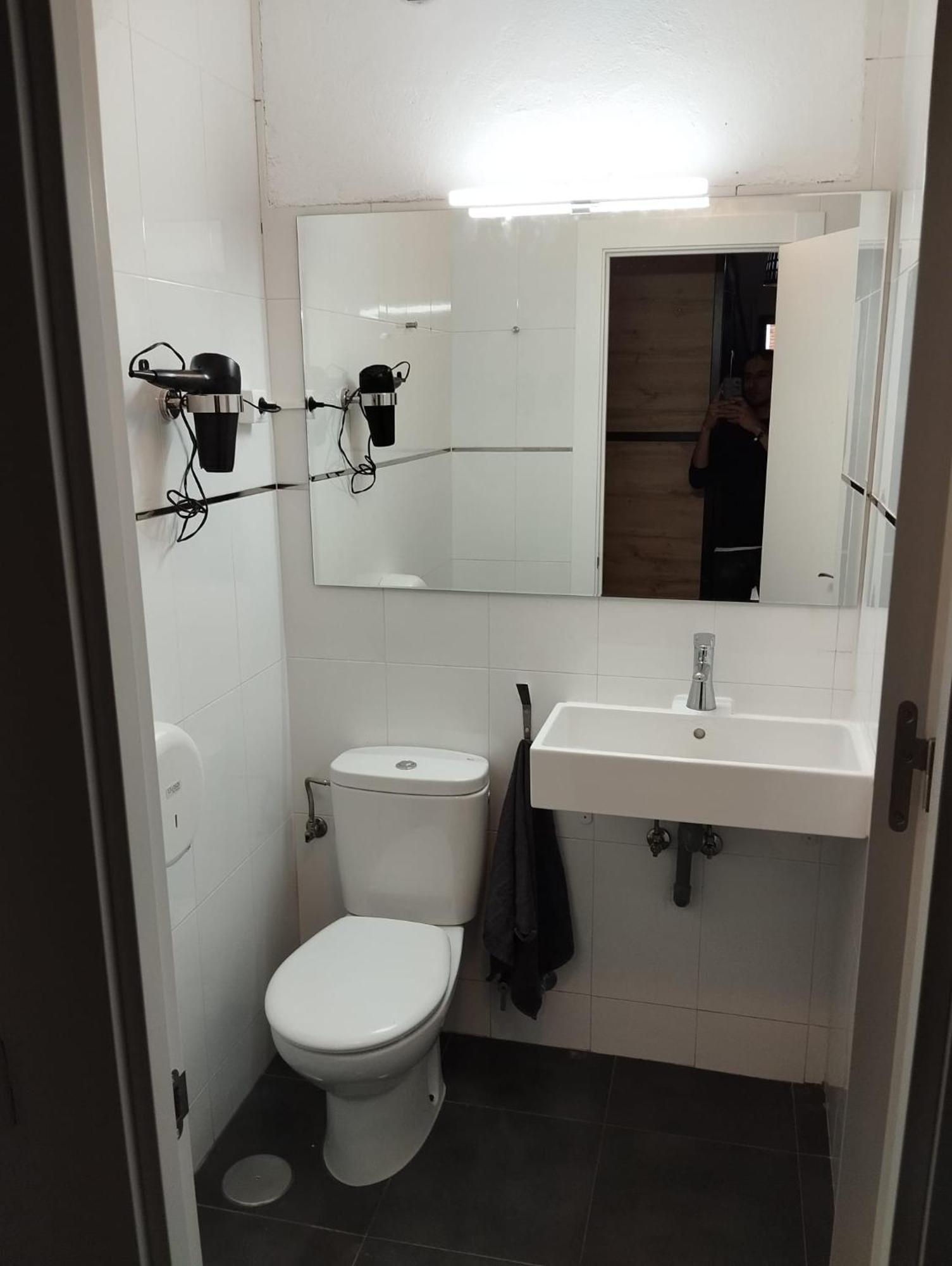 Habitación Doble con baño privado - 2 camas