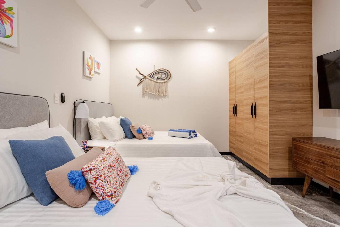 Apartamento de 2 dormitorios con terraza y vistas al mar