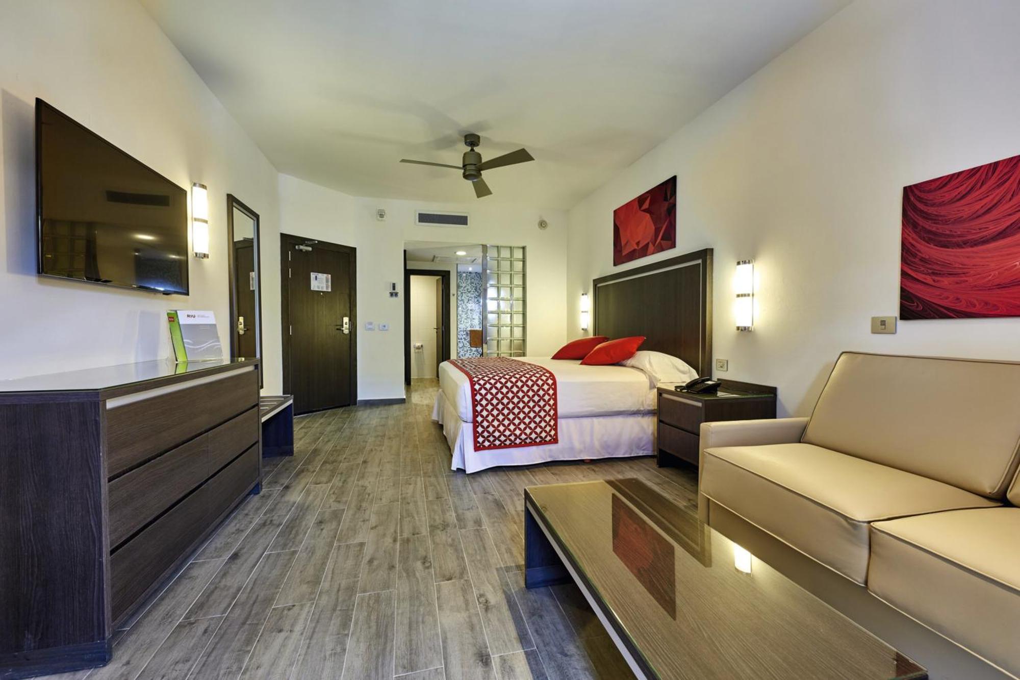 Double Room,1740715203:JPEG