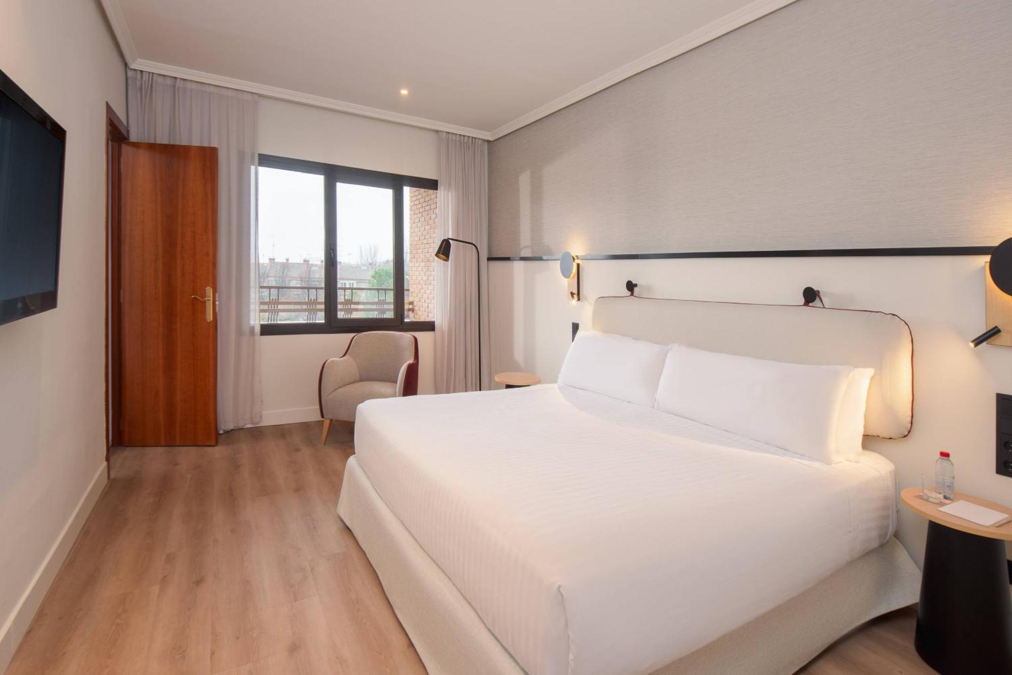 Suite with Terrace,1765152311:JPEG