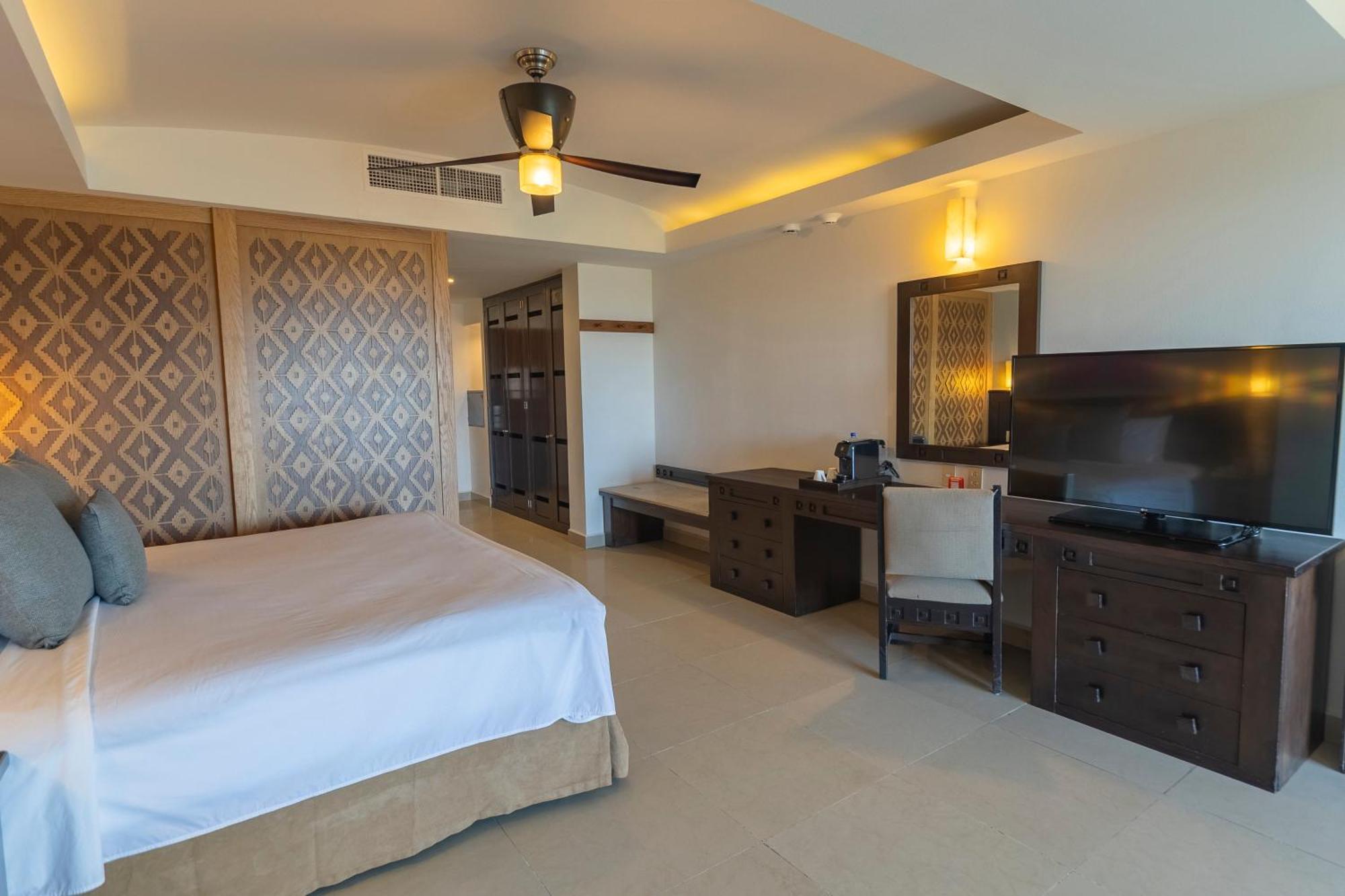 Junior Suite, Mountain View, 1 King