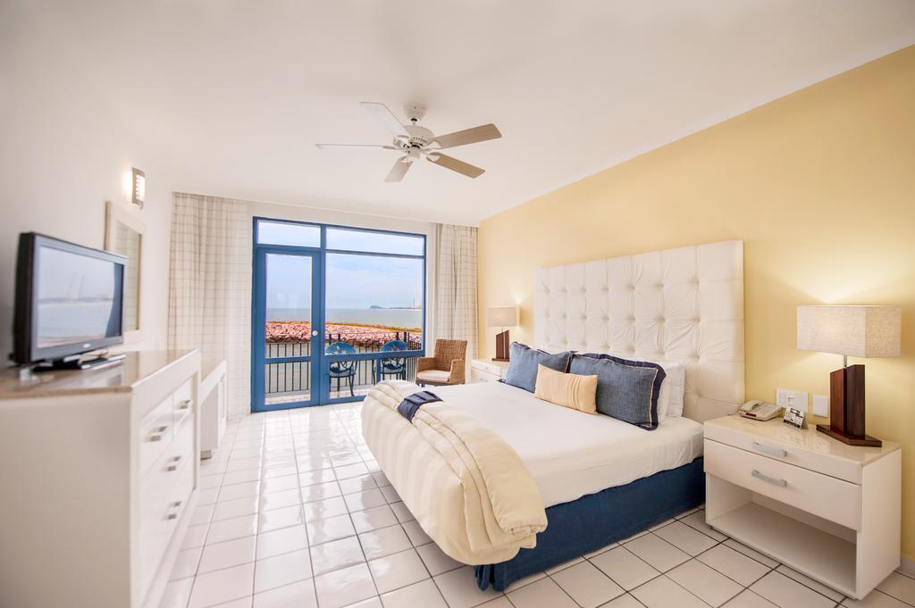 One-Bedroom Suite,64530553:JPEG