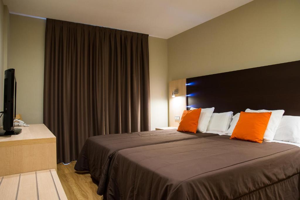 Double or Twin Room,61965772:JPEG
