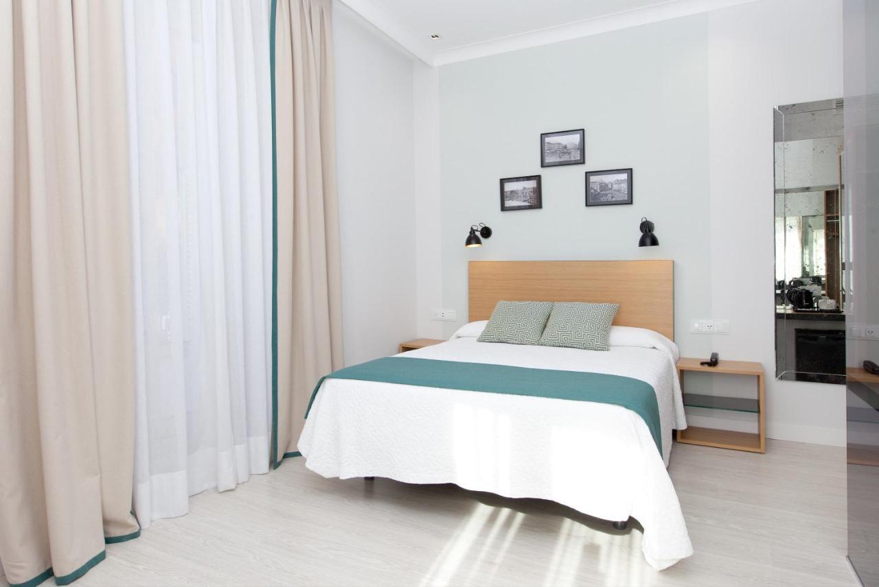 Habitación Individual con vistas a la Puerta del Sol