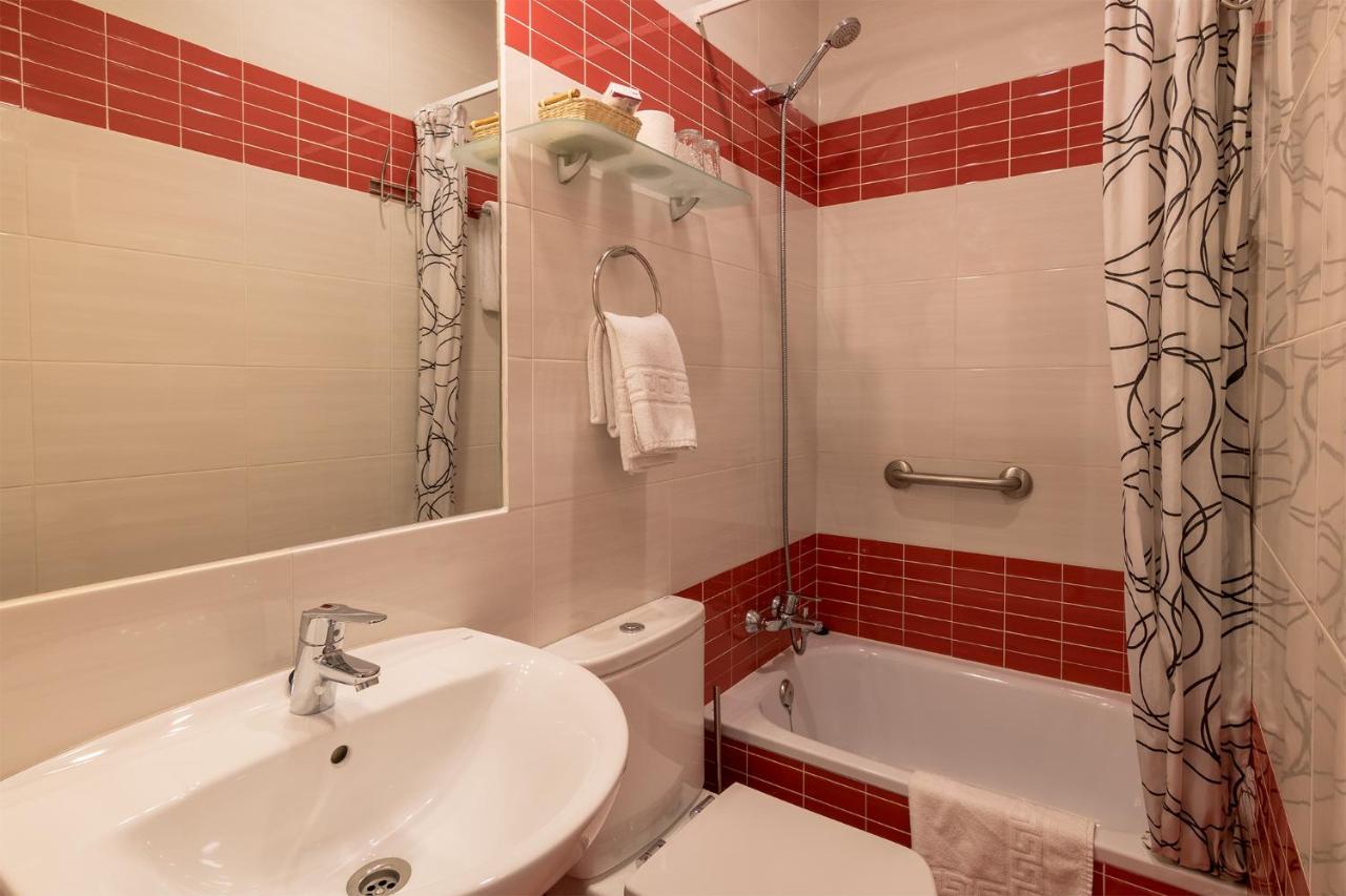 Habitación Doble con baño privado - 2 camas