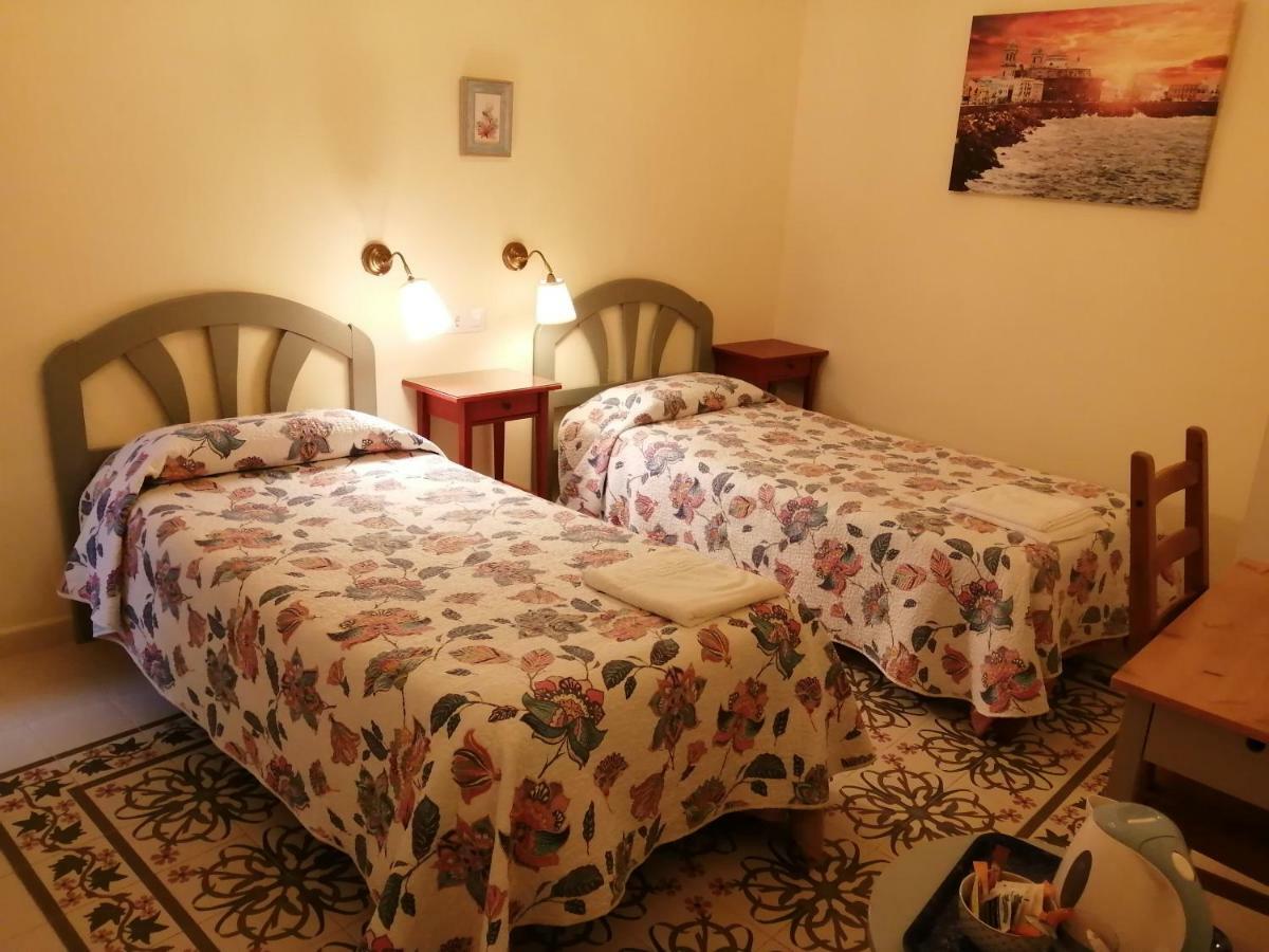 Habitación Doble con baño compartido - 2 camas