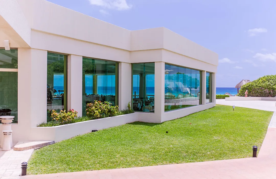 Park Royal Beach Cancun-1