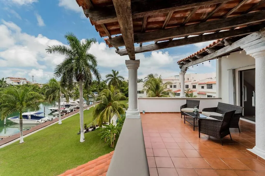 Elegant Lagoon Front Villa By Casa Paraiso-1