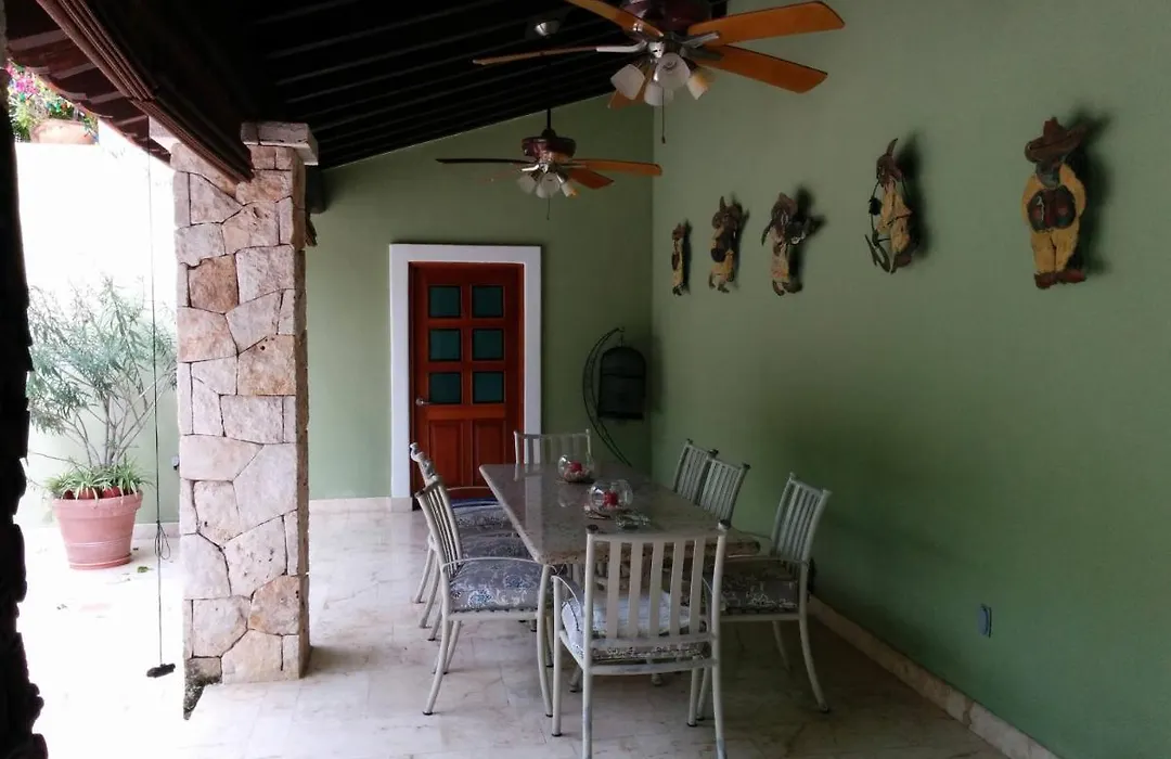 Casa Beard, Spacious Guest House With High Speed Wifi & Pool.-1
