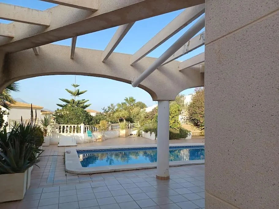 Casa Los Olivos, villa with a pool-1