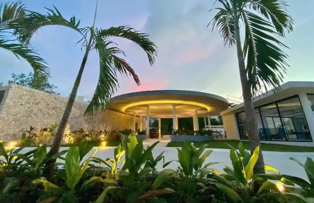 Central Park Lagunas - Luxury Modern Condo With Kitchen-1