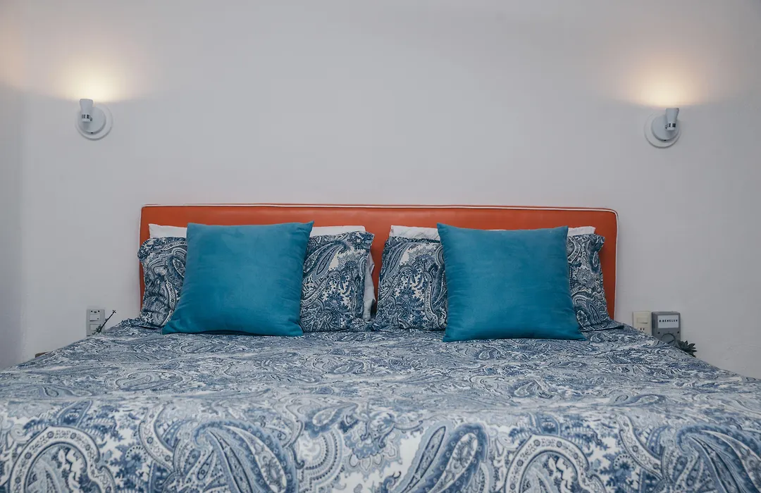 Teetotum Hotel-1