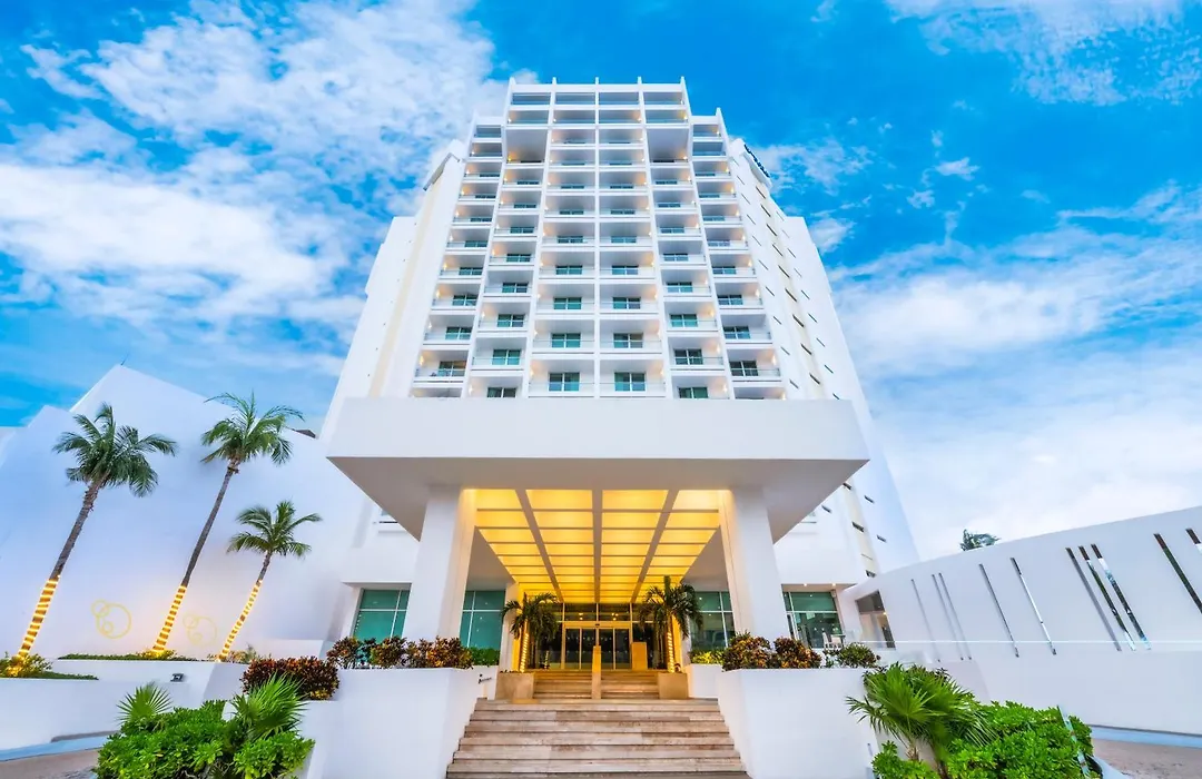 Altitude At Krystal Grand Cancun-1