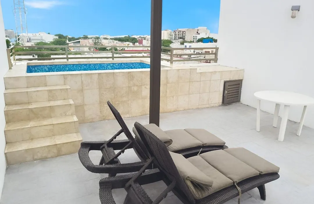 Palmarena Rooms & Residences - Long Stay Comfort With Parking, Sauna, Gym & Pool - Steps From 5Th Avenue-1