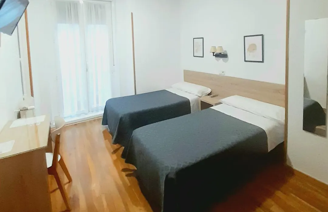 Hostal Biarritz-1