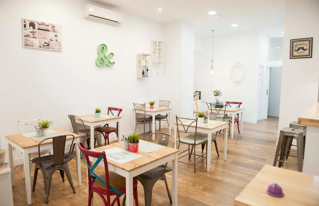 Hotel Smile & Co Hostal Boutique-1