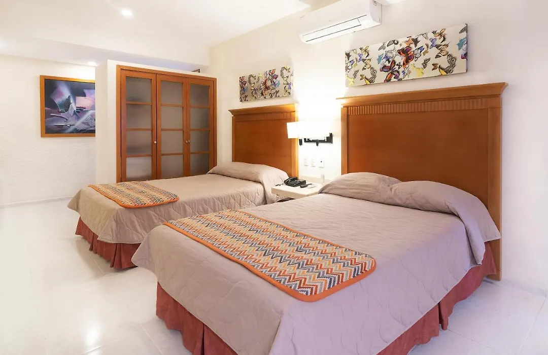 Hotel y Suites Nader-1