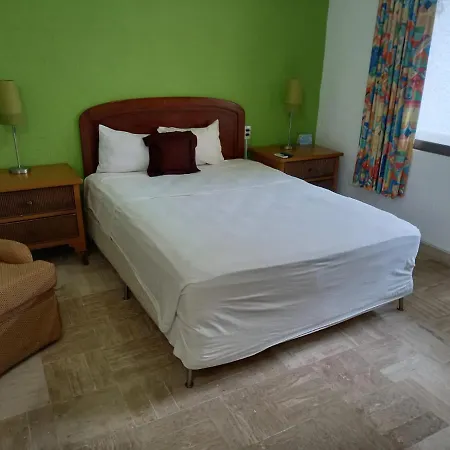 Nirvana Hotel - Cancun Hotel Zone-3