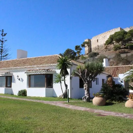 Castle Beach House. Luxury Beachfront Villa-2