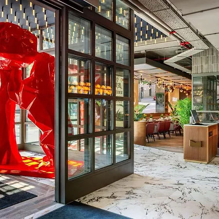 Radisson RED Madrid-2