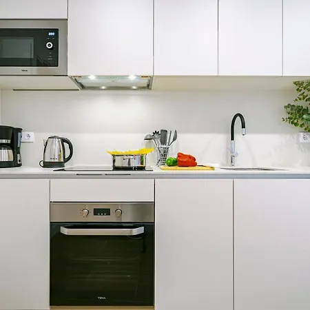 Feelathome Castilla Apartments-2