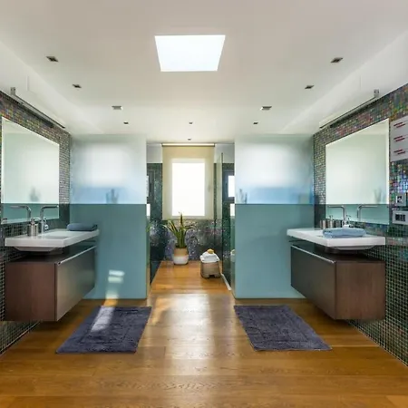 Luxury Villa With Swimming Pool And Amazing Views-3