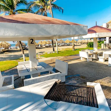 Mar Paraiso Queen-3