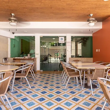 Hotel Azteca Inn-3