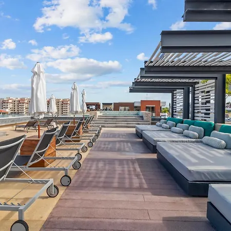 Rooftop Pool, Bar And Gym, Romantic Zone Stay-3