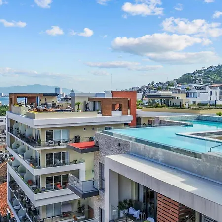 Rooftop Pool, Bar And Gym, Romantic Zone Stay-2