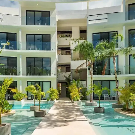 Central Park Lagunas - Luxury Modern Condo With Kitchen-3