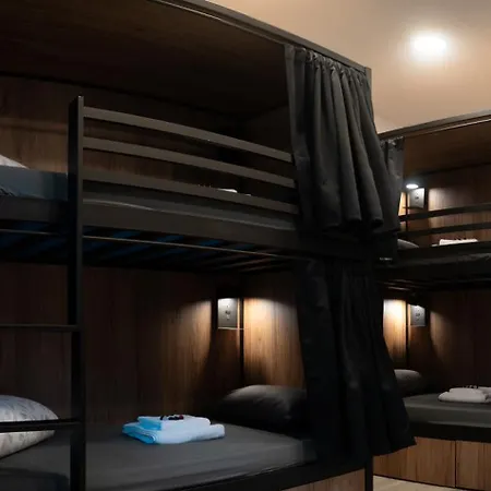 Only for Women Hostel Madrid-Sol-2