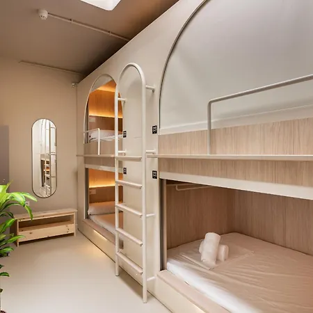 Literal Hostel-3