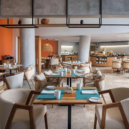 Hilton Garden Inn Cancun Airport-2