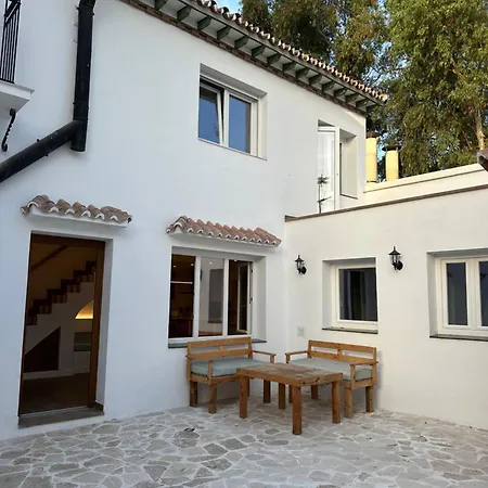 Casa con gran terraza privada-3