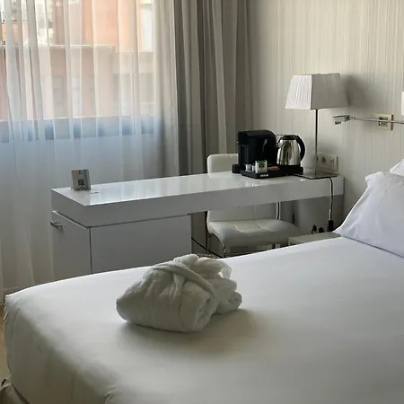 Hotel Zentral Castellana Norte-3