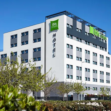 Ibis Styles Madrid Airport Valdebebas-2