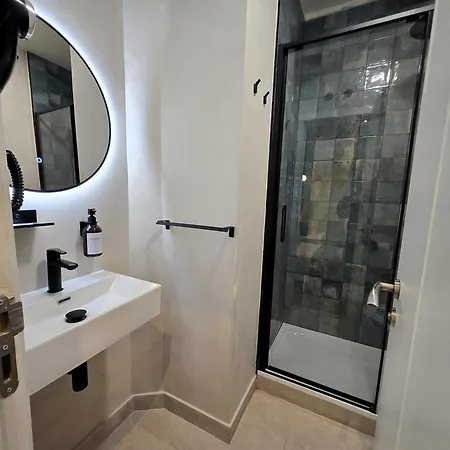 Hostal Main Street Madrid-2