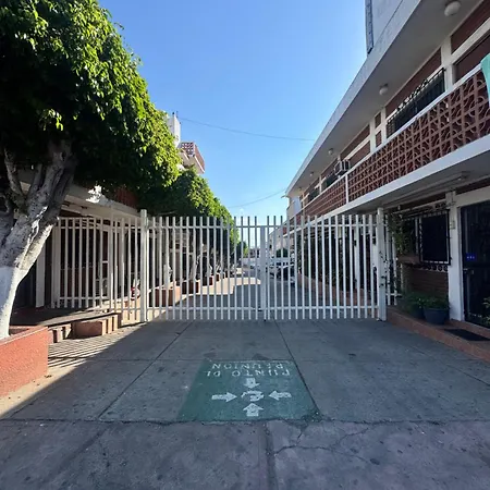 Hotel California-3